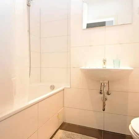Apartment Grosszugige In Der Neustadt